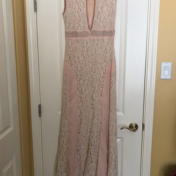 Vintage style lace gown - Picture 10 of 14